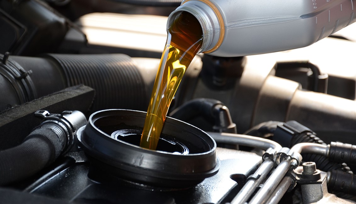 ¿Cuándo cambiar el aceite de tu auto?